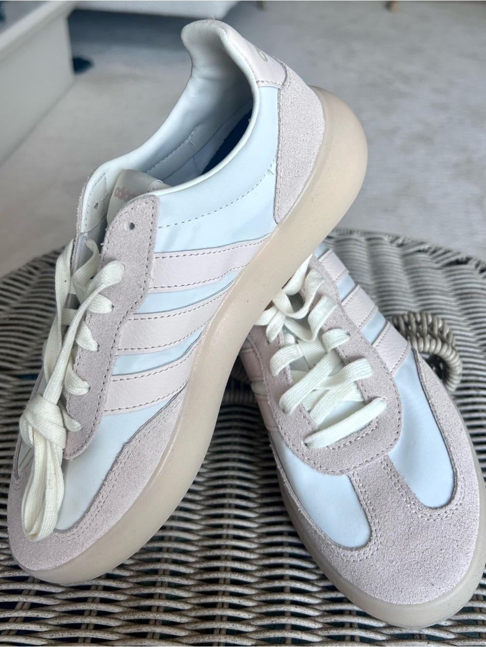 adidas - NWT - Barrera Decode
Wonder quartz/wonder quartz/off-white